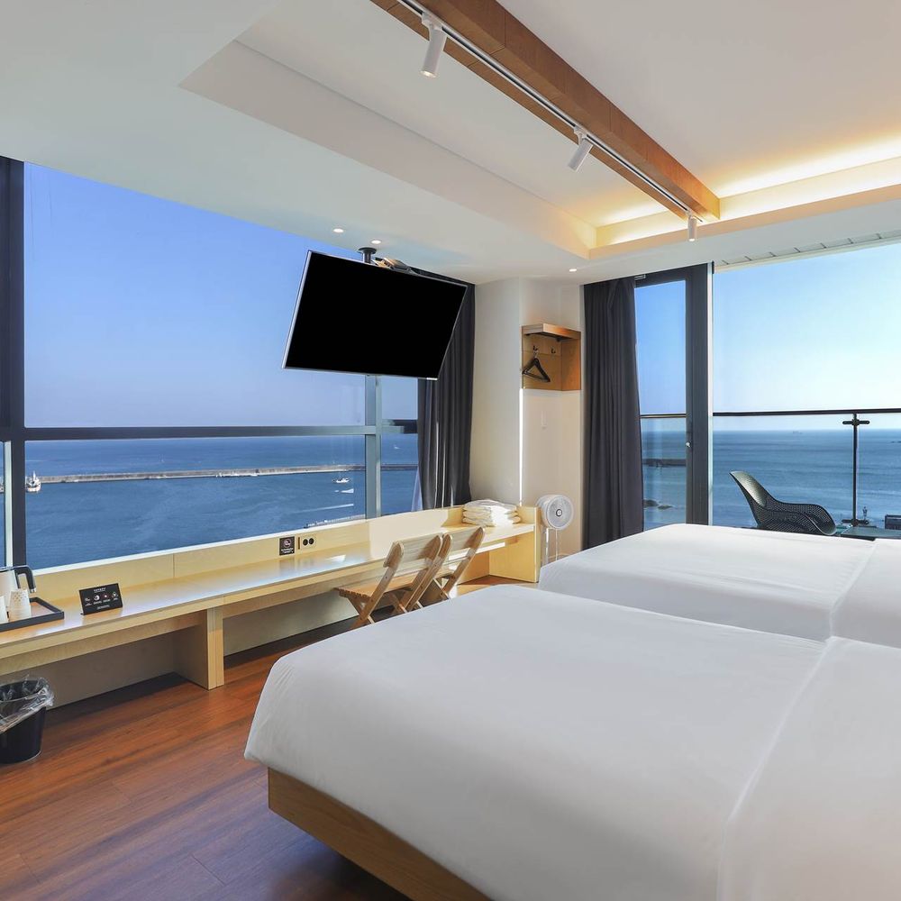 Nampo Ocean2Heaven 多人海景 Twin 房與 Balcony 實景